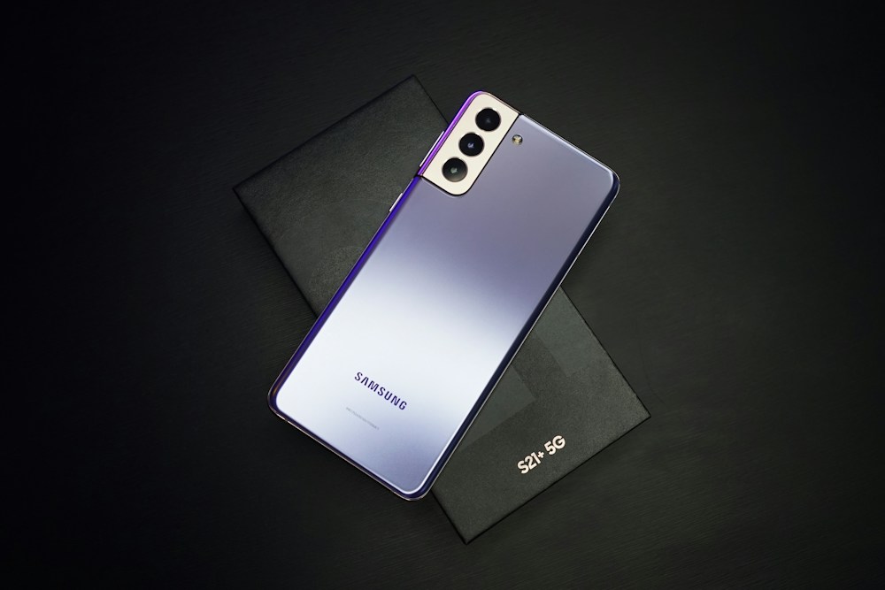 Chi tiết mặt lưng điện thoại Samsung Galaxy, hình minh họa